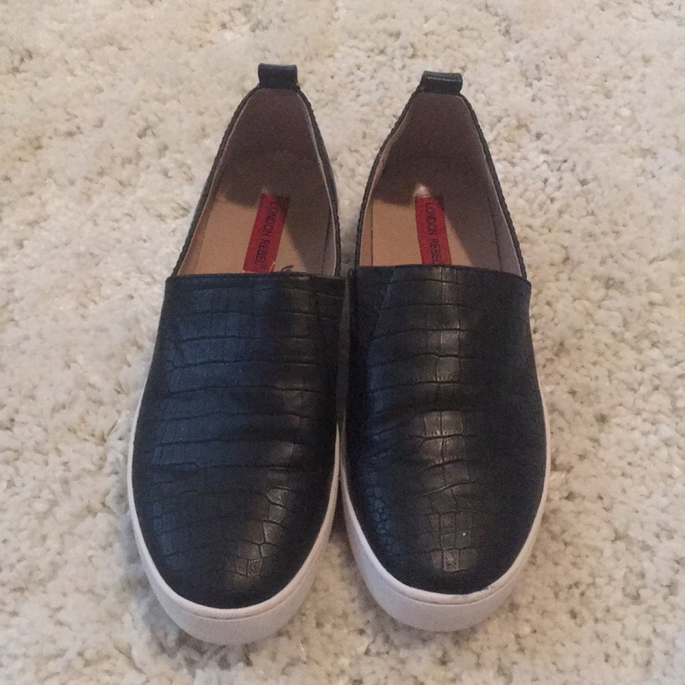 London Rebel Black Slip-On Sneakers Snake Print